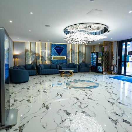 Grand Sapphire Hotel & Banqueting كرويدون المظهر الخارجي الصورة