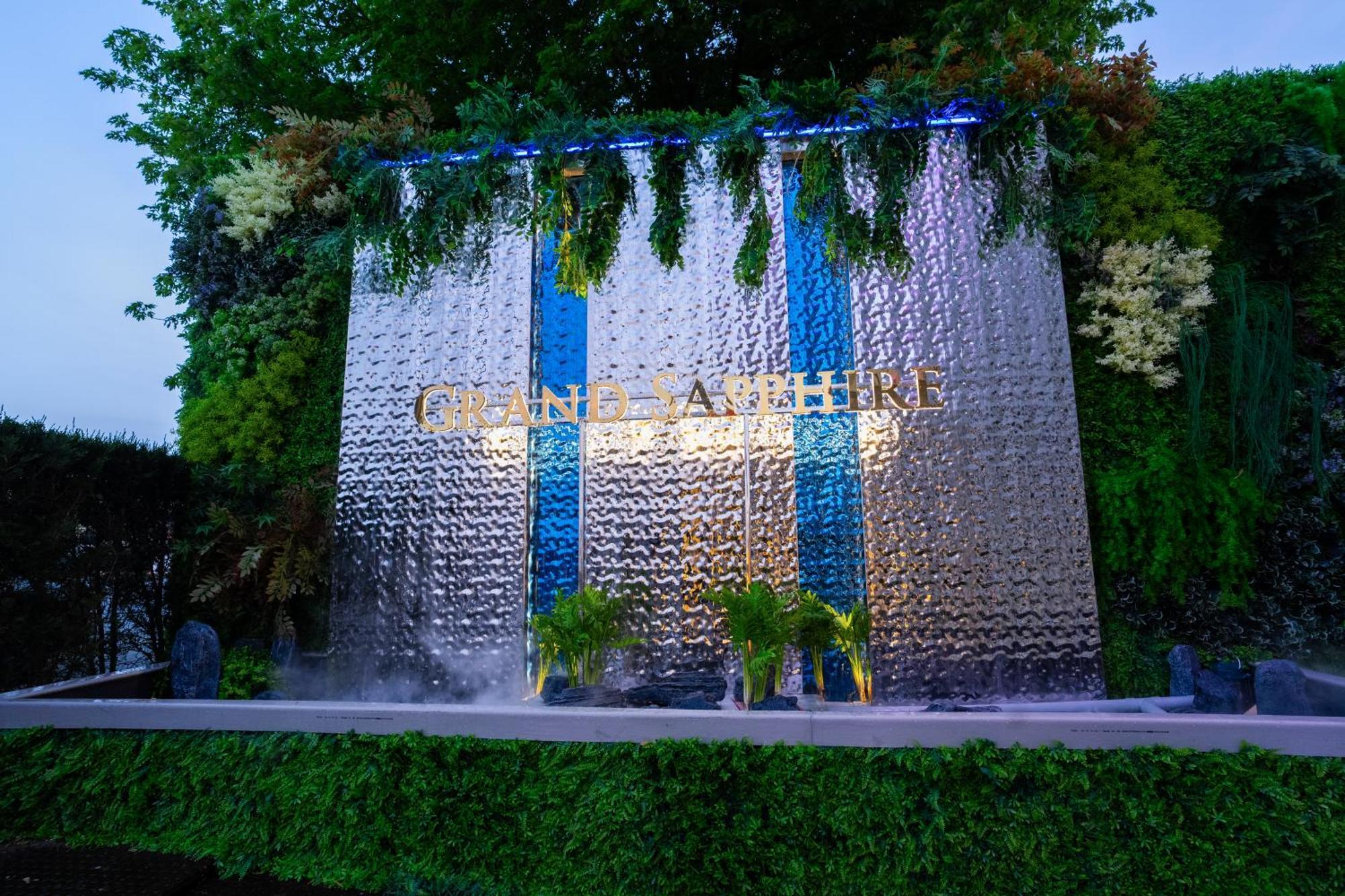 Grand Sapphire Hotel & Banqueting كرويدون المظهر الخارجي الصورة