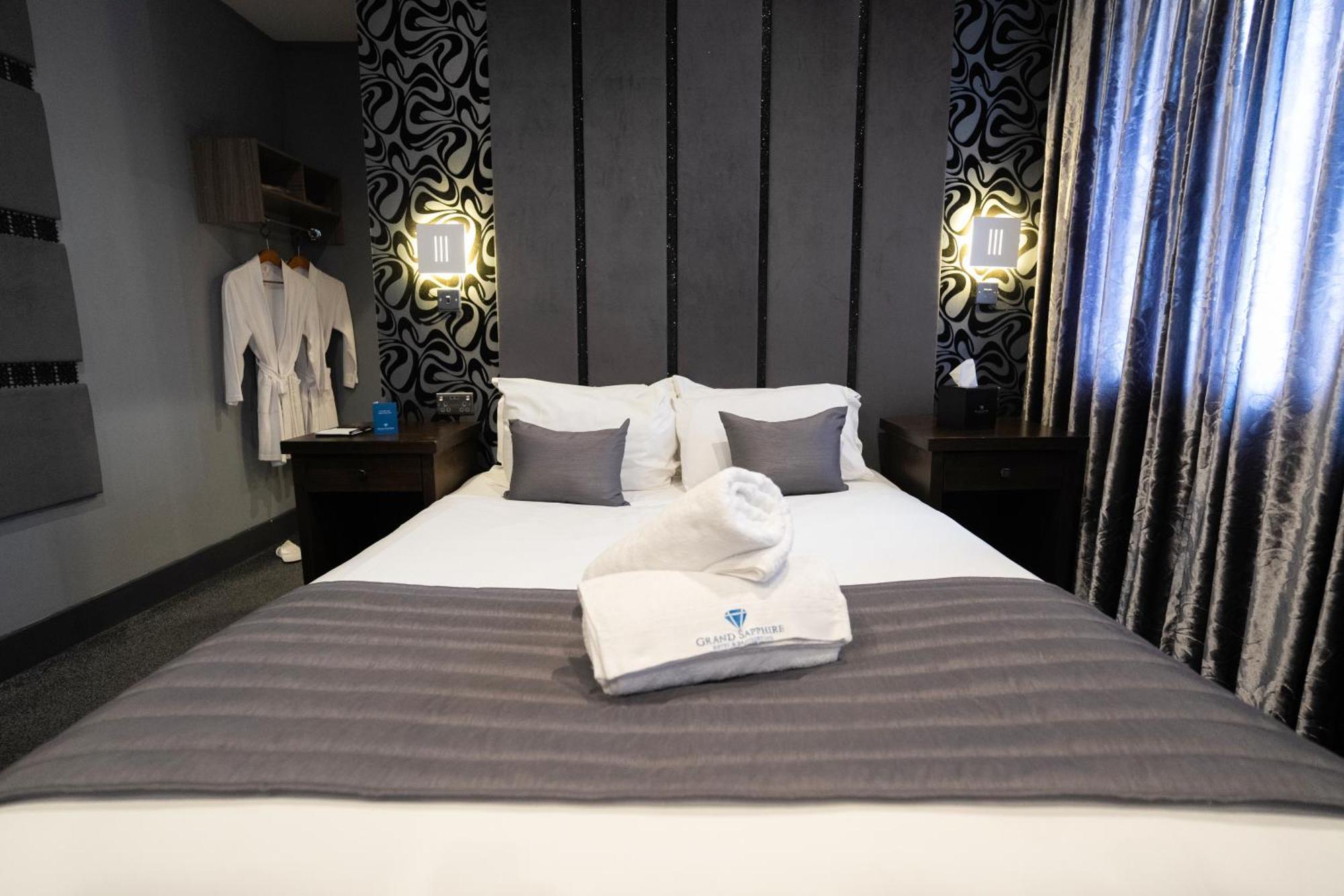 Grand Sapphire Hotel & Banqueting كرويدون المظهر الخارجي الصورة
