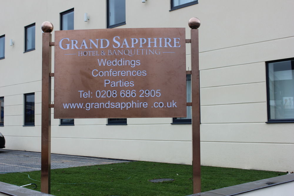Grand Sapphire Hotel & Banqueting كرويدون المظهر الخارجي الصورة