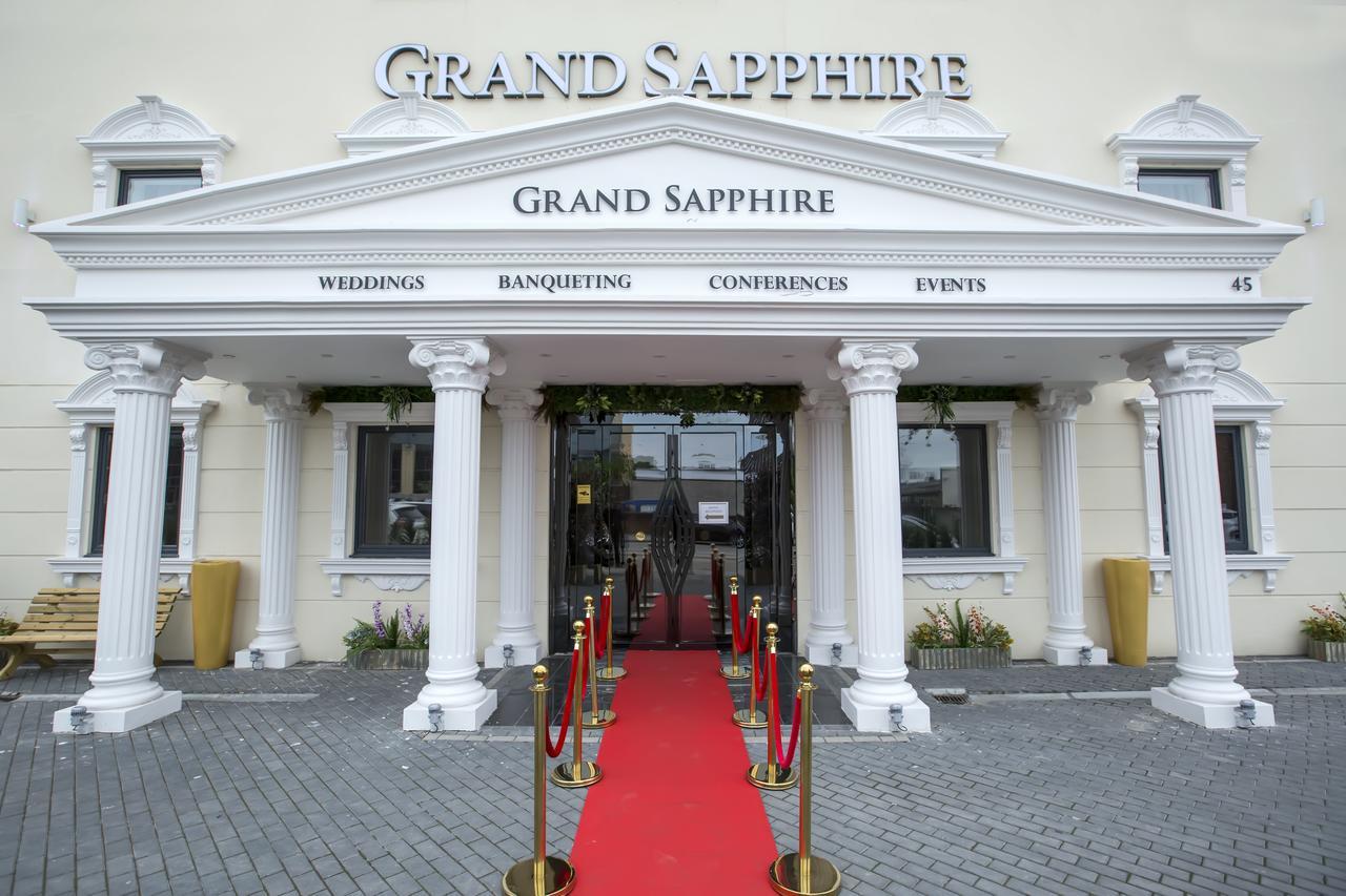 Grand Sapphire Hotel & Banqueting كرويدون المظهر الخارجي الصورة