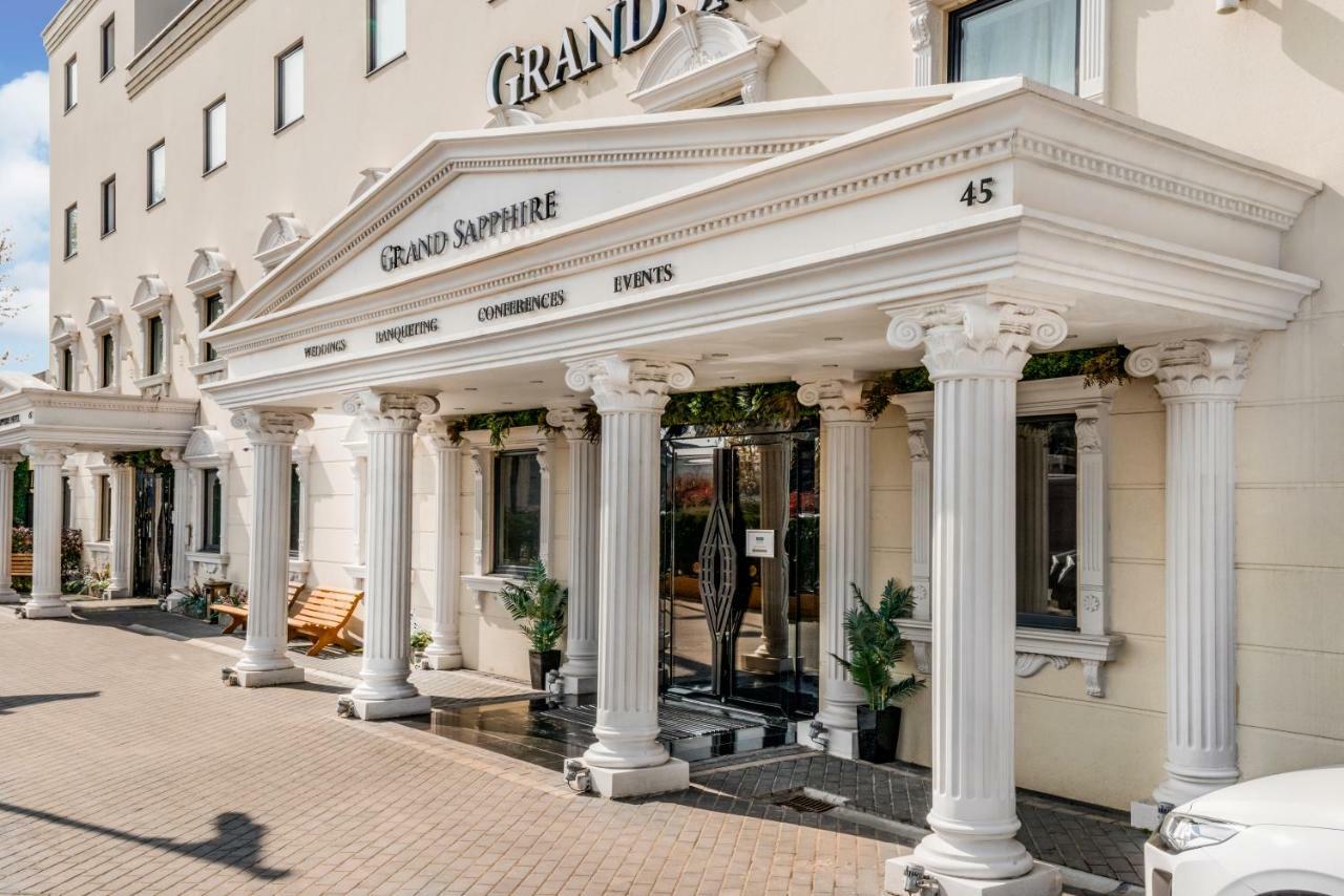 Grand Sapphire Hotel & Banqueting كرويدون المظهر الخارجي الصورة