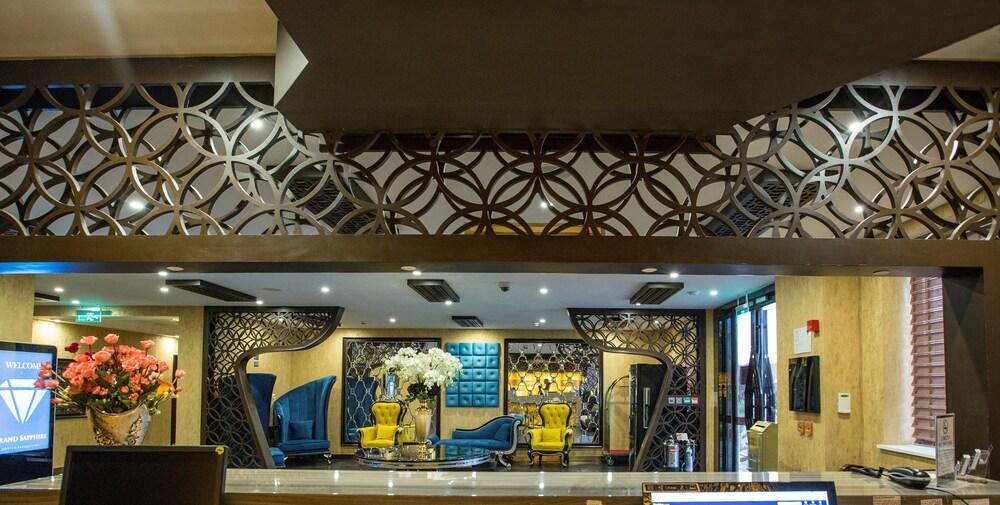 Grand Sapphire Hotel & Banqueting كرويدون المظهر الخارجي الصورة