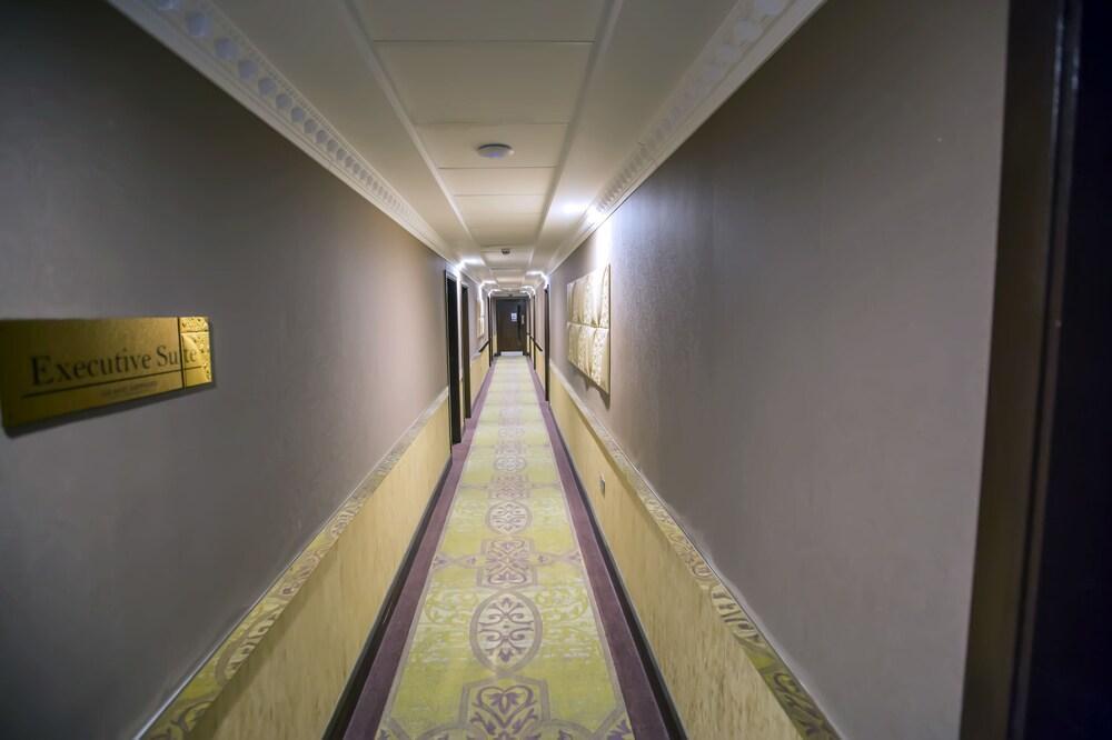 Grand Sapphire Hotel & Banqueting كرويدون المظهر الخارجي الصورة