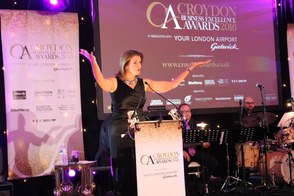 Grand Sapphire Hotel & Banqueting كرويدون المظهر الخارجي الصورة
